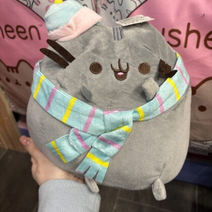 PLUSZAK PUSHEEN 25CM SZALIK